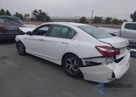 2016 Honda Accord Lx z USA, uszkodzony, nr VIN 1HGCR2F34GA141899
